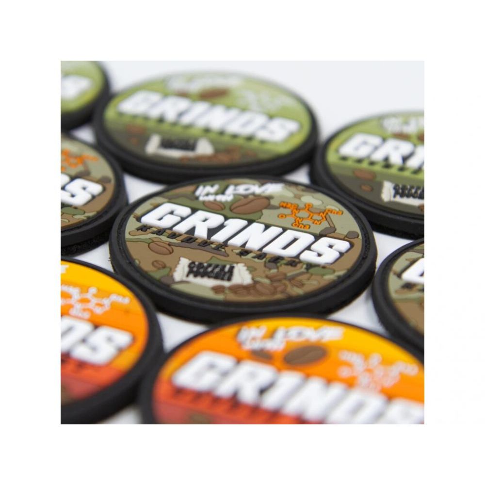 Gumová nášivka „In Love with GRINDS“ - GRINDS